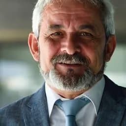 John Michael Smith — CMO, B2B IT Firm
